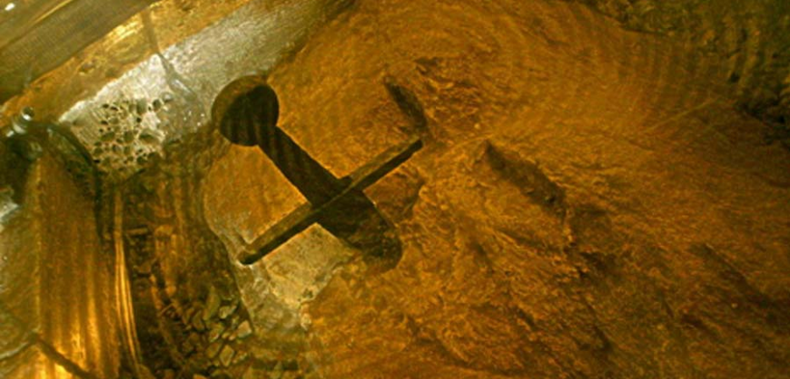 Real-Life Excalibur Found Underwater In Bosnia – Medieval Sword In